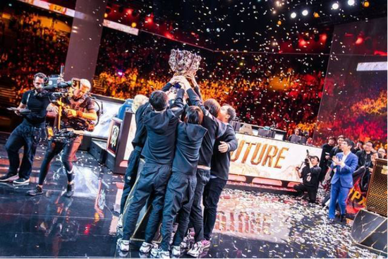 亚运会英雄联盟:中国队逆转越南队勇夺铜牌,逆境崛起荣耀时刻