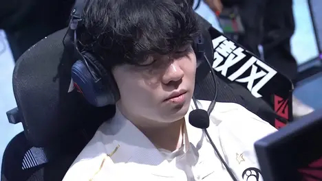 TES击败BLG展现强大团队实力，Knight中路操作惊艳JackeyLove团战输出拉满，TES战术执行到位零封对手-雷火竞技