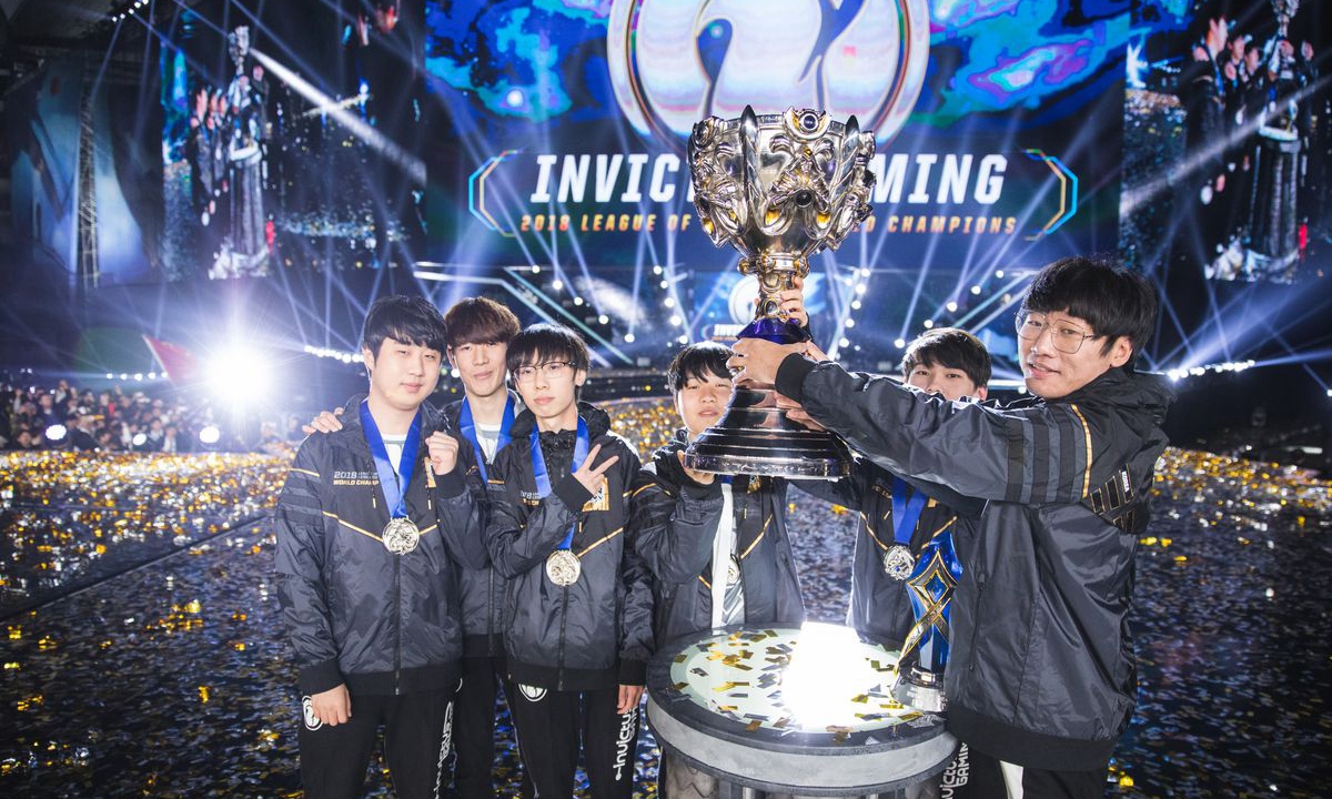 LPL新赛季备战升级：陪练团助力战术水平提升，登峰组缺席引热议